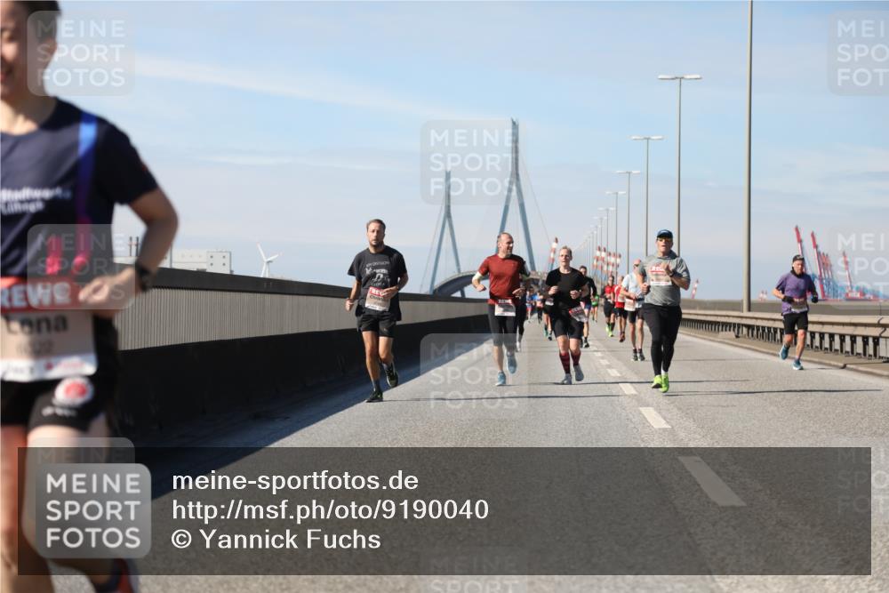 03.10.2025 - Köhlbrandbrückenlauf Yannick Fuchs http://msf.ph/oto/9190040 03.10.2025 11:49:51 Position 3  meine-sportfotos.de