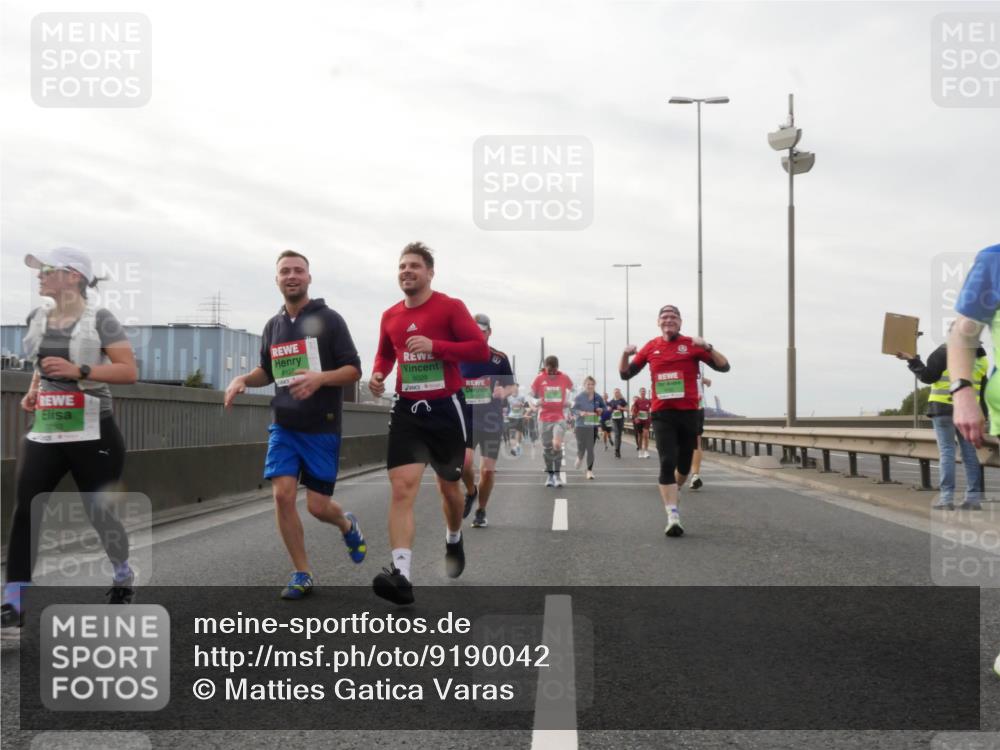 03.10.2025 - Köhlbrandbrückenlauf Matties Gatica Varas http://msf.ph/oto/9190042 03.10.2025 16:00:41 Position 3 8127, 8029 meine-sportfotos.de