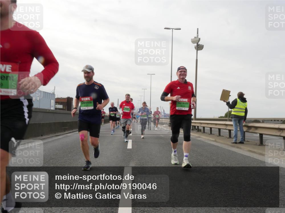 03.10.2025 - Köhlbrandbrückenlauf Matties Gatica Varas http://msf.ph/oto/9190046 03.10.2025 16:00:42 Position 3 8227, 8192, 6 meine-sportfotos.de