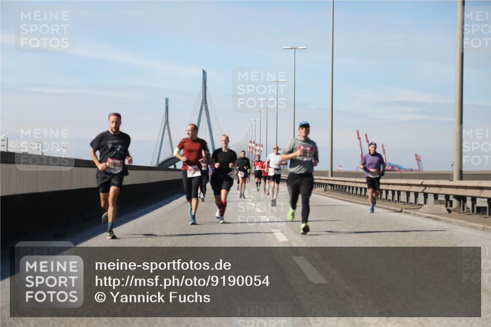 03.10.2025 - Köhlbrandbrückenlauf Yannick Fuchs http://msf.ph/oto/9190054 03.10.2025 11:49:52 Position 3  meine-sportfotos.de