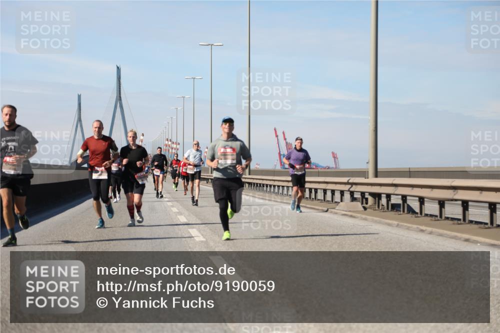 03.10.2025 - Köhlbrandbrückenlauf Yannick Fuchs http://msf.ph/oto/9190059 03.10.2025 11:49:52 Position 3  meine-sportfotos.de