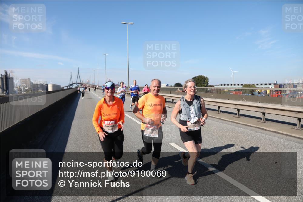 03.10.2025 - Köhlbrandbrückenlauf Yannick Fuchs http://msf.ph/oto/9190069 03.10.2025 12:09:56 Position 3 2413, 4440 meine-sportfotos.de