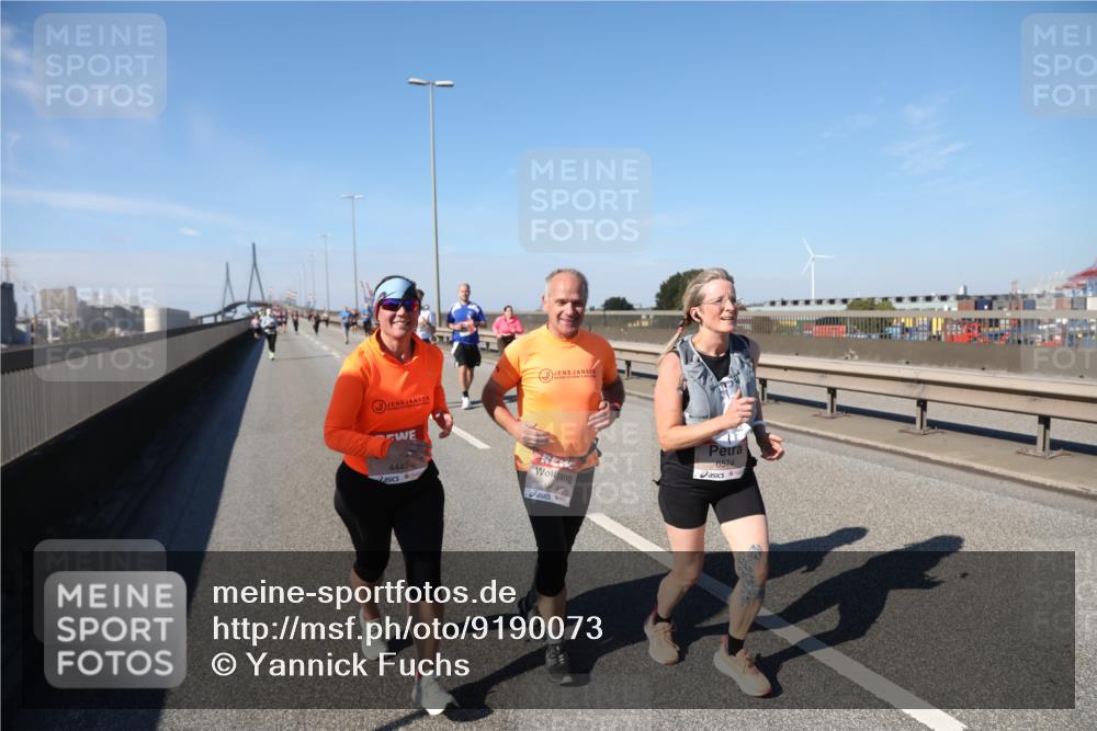 03.10.2025 - Köhlbrandbrückenlauf Yannick Fuchs http://msf.ph/oto/9190073 03.10.2025 12:09:56 Position 3 4440, 6574 meine-sportfotos.de
