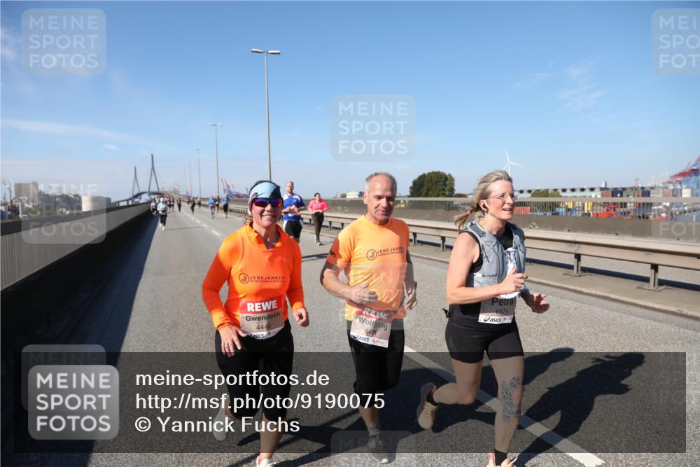 03.10.2025 - Köhlbrandbrückenlauf Yannick Fuchs http://msf.ph/oto/9190075 03.10.2025 12:09:56 Position 3 4440, 641, 6574 meine-sportfotos.de