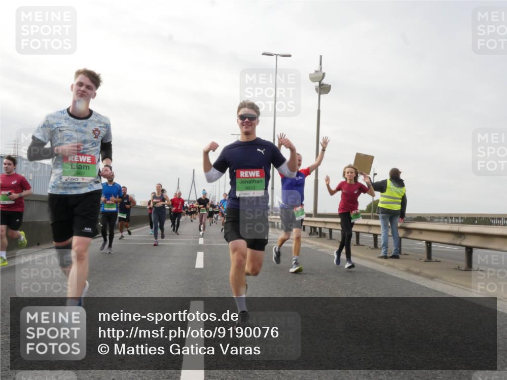 03.10.2025 - Köhlbrandbrückenlauf Matties Gatica Varas http://msf.ph/oto/9190076 03.10.2025 16:00:50 Position 3 7907, 9653 meine-sportfotos.de