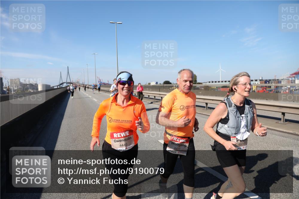 03.10.2025 - Köhlbrandbrückenlauf Yannick Fuchs http://msf.ph/oto/9190079 03.10.2025 12:09:56 Position 3 4440, 6411, 6574 meine-sportfotos.de