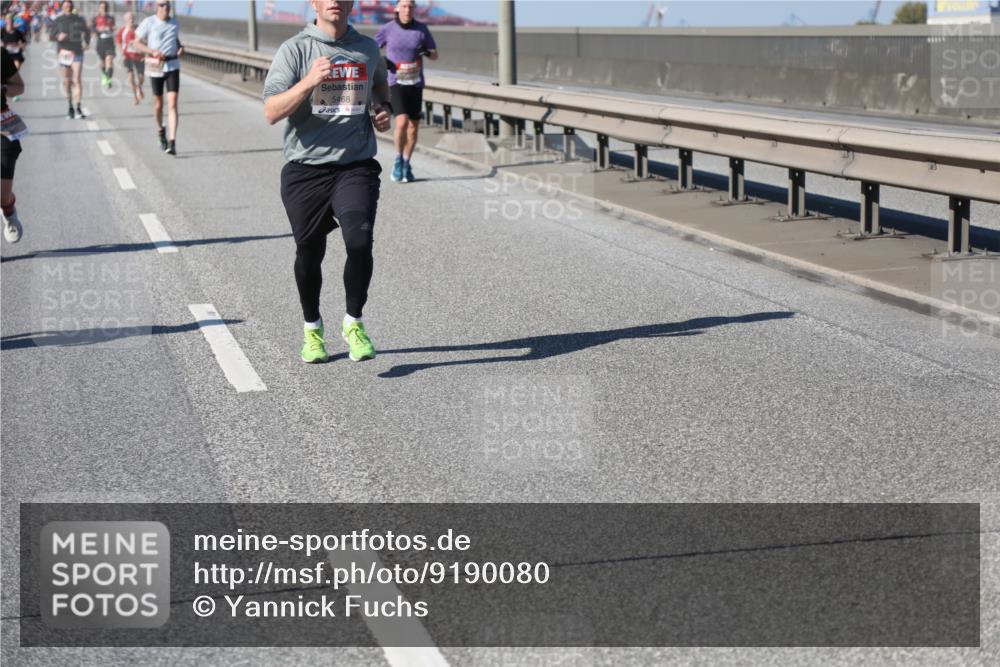 03.10.2025 - Köhlbrandbrückenlauf Yannick Fuchs http://msf.ph/oto/9190080 03.10.2025 11:49:54 Position 3 5468 meine-sportfotos.de