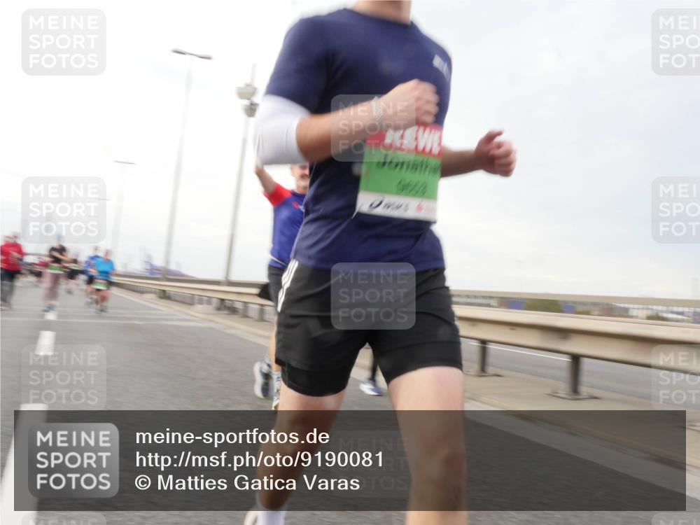 03.10.2025 - Köhlbrandbrückenlauf Matties Gatica Varas http://msf.ph/oto/9190081 03.10.2025 16:00:50 Position 3  meine-sportfotos.de