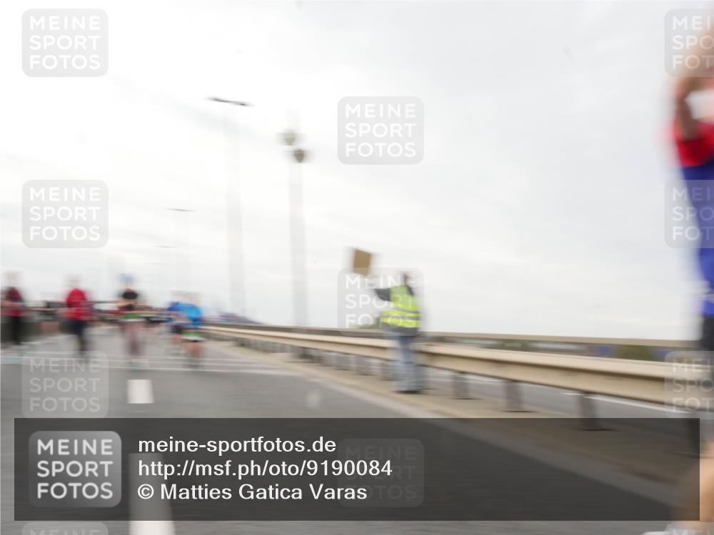 03.10.2025 - Köhlbrandbrückenlauf Matties Gatica Varas http://msf.ph/oto/9190084 03.10.2025 16:00:52 Position 3  meine-sportfotos.de