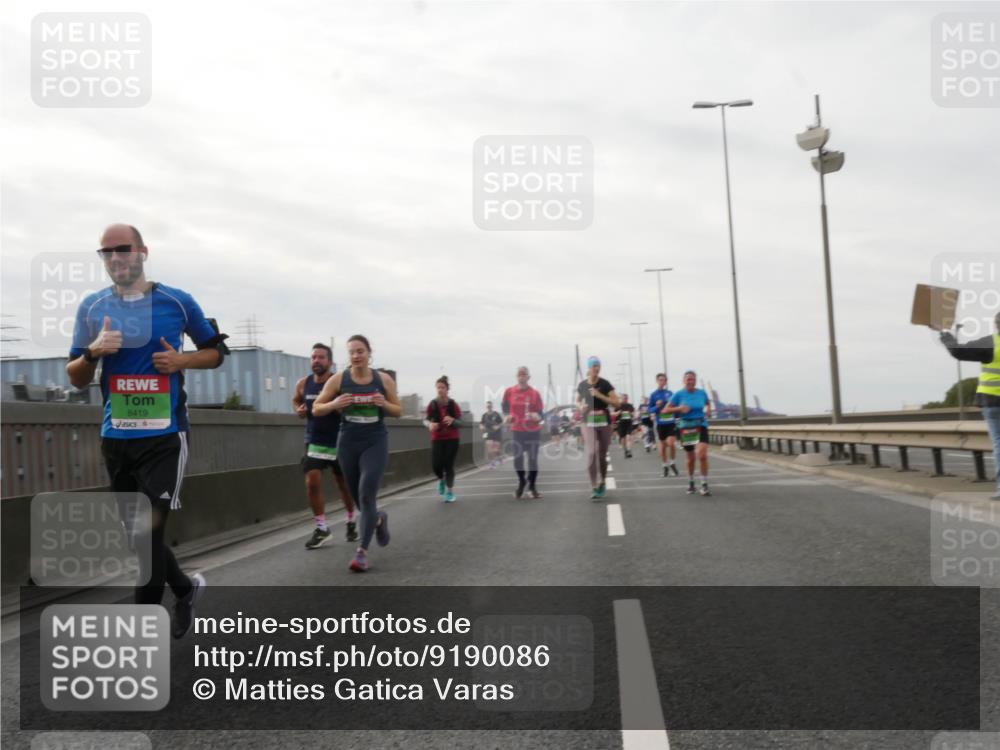 03.10.2025 - Köhlbrandbrückenlauf Matties Gatica Varas http://msf.ph/oto/9190086 03.10.2025 16:00:52 Position 3 8419 meine-sportfotos.de