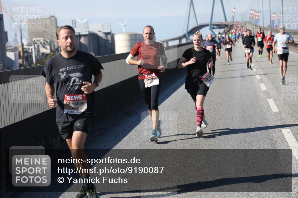03.10.2025 - Köhlbrandbrückenlauf Yannick Fuchs http://msf.ph/oto/9190087 03.10.2025 11:49:55 Position 3 4588, 5645 meine-sportfotos.de