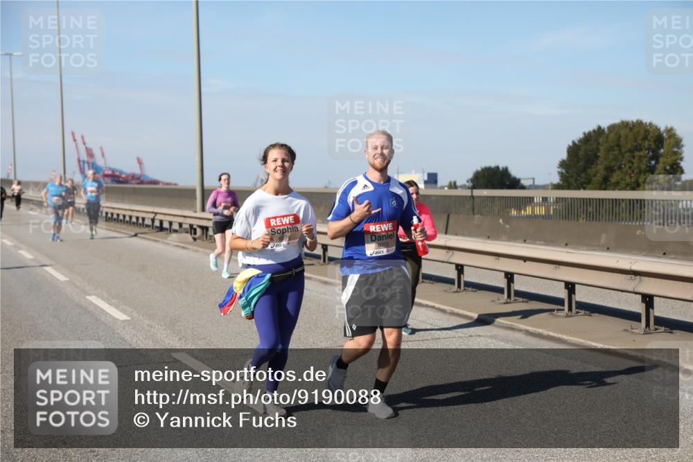 03.10.2025 - Köhlbrandbrückenlauf Yannick Fuchs http://msf.ph/oto/9190088 03.10.2025 12:09:58 Position 3 6072 meine-sportfotos.de