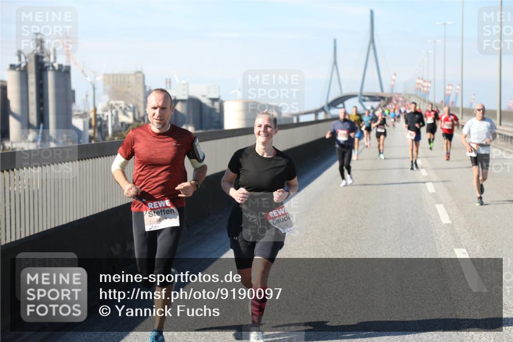 03.10.2025 - Köhlbrandbrückenlauf Yannick Fuchs http://msf.ph/oto/9190097 03.10.2025 11:49:56 Position 3 5646, 645 meine-sportfotos.de