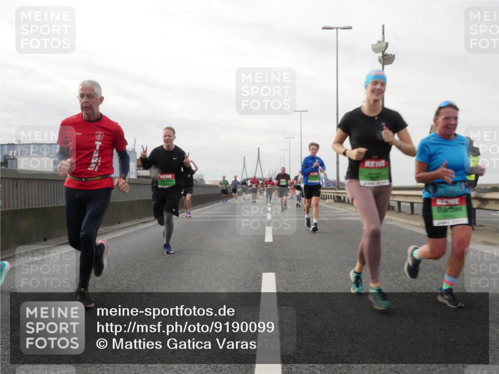 03.10.2025 - Köhlbrandbrückenlauf Matties Gatica Varas http://msf.ph/oto/9190099 03.10.2025 16:00:55 Position 3  meine-sportfotos.de