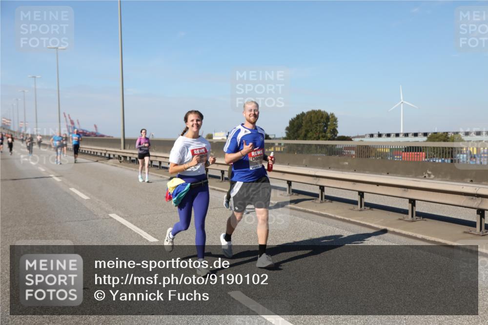 03.10.2025 - Köhlbrandbrückenlauf Yannick Fuchs http://msf.ph/oto/9190102 03.10.2025 12:09:58 Position 3  meine-sportfotos.de