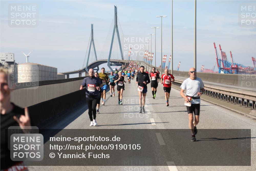 03.10.2025 - Köhlbrandbrückenlauf Yannick Fuchs http://msf.ph/oto/9190105 03.10.2025 11:49:57 Position 3  meine-sportfotos.de