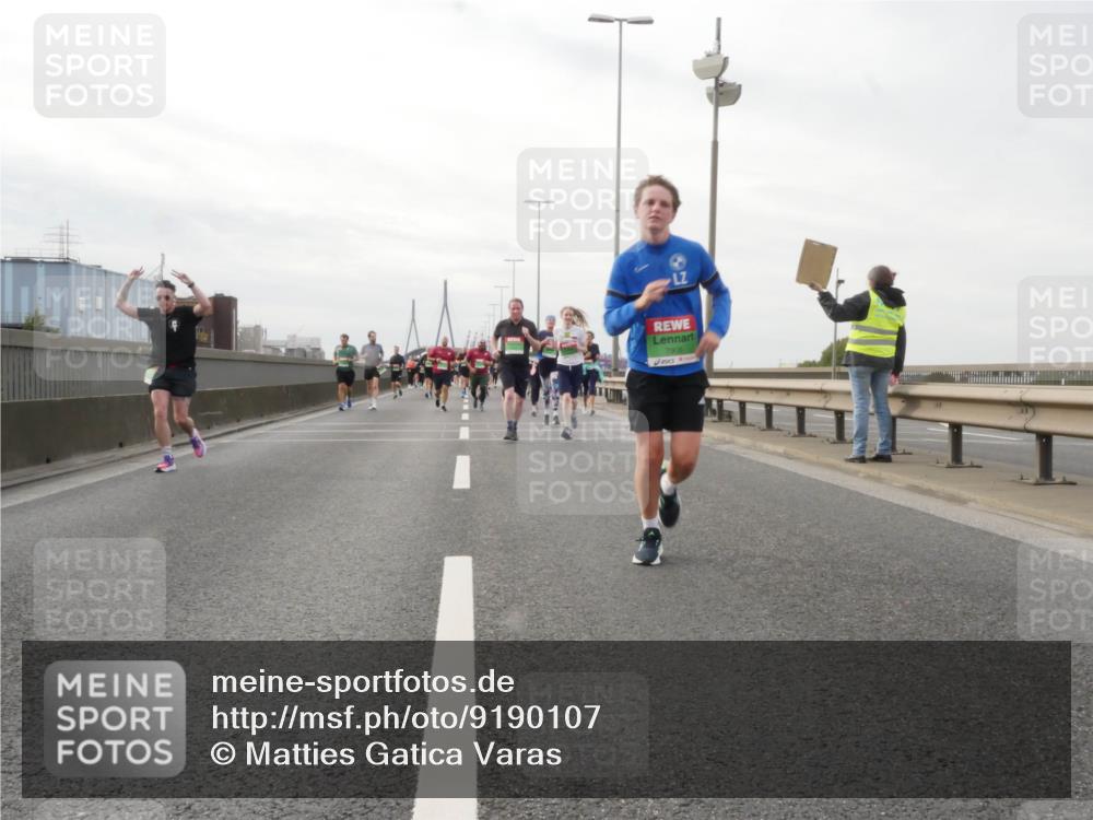 03.10.2025 - Köhlbrandbrückenlauf Matties Gatica Varas http://msf.ph/oto/9190107 03.10.2025 16:00:57 Position 3 7906 meine-sportfotos.de