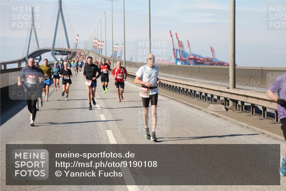 03.10.2025 - Köhlbrandbrückenlauf Yannick Fuchs http://msf.ph/oto/9190108 03.10.2025 11:49:57 Position 3  meine-sportfotos.de