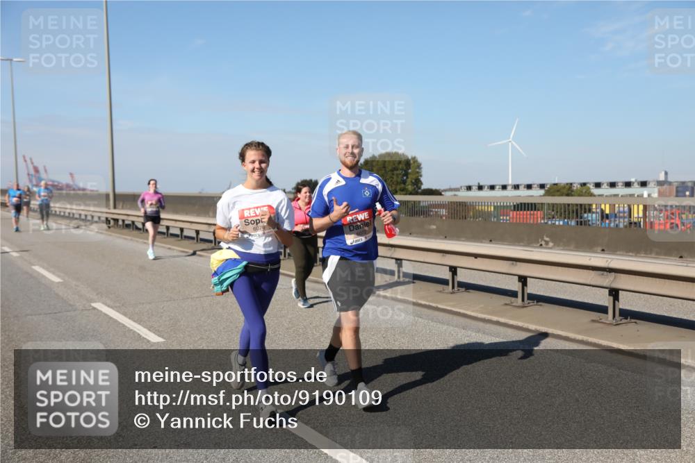 03.10.2025 - Köhlbrandbrückenlauf Yannick Fuchs http://msf.ph/oto/9190109 03.10.2025 12:09:58 Position 3 6076, 6072 meine-sportfotos.de