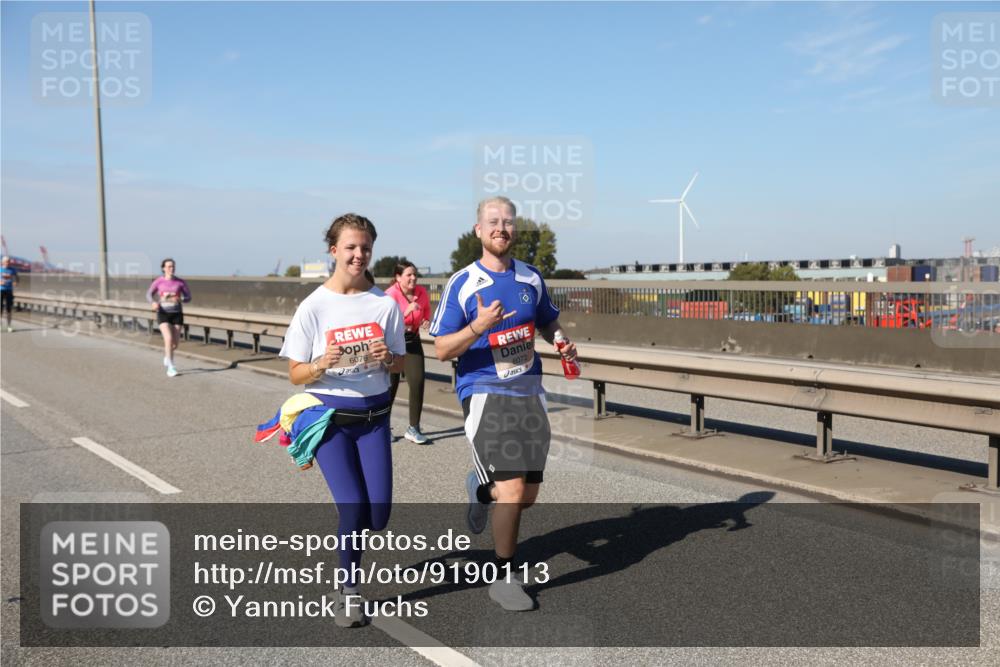 03.10.2025 - Köhlbrandbrückenlauf Yannick Fuchs http://msf.ph/oto/9190113 03.10.2025 12:09:59 Position 3 6076, 6072 meine-sportfotos.de