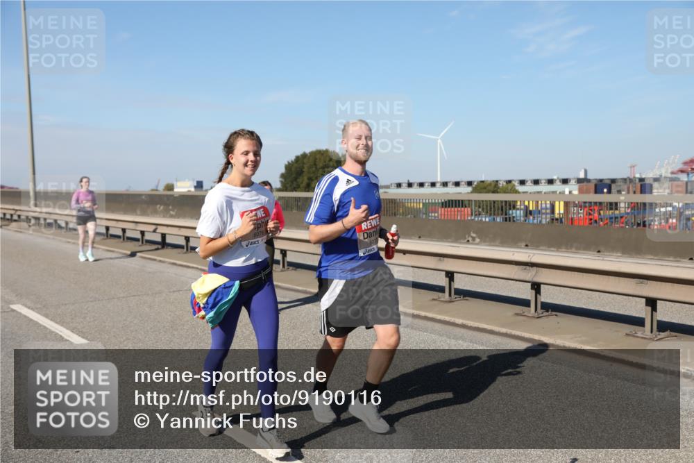 03.10.2025 - Köhlbrandbrückenlauf Yannick Fuchs http://msf.ph/oto/9190116 03.10.2025 12:09:59 Position 3 6076 meine-sportfotos.de
