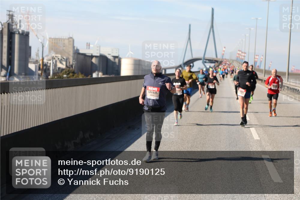 03.10.2025 - Köhlbrandbrückenlauf Yannick Fuchs http://msf.ph/oto/9190125 03.10.2025 11:50:00 Position 3 4649 meine-sportfotos.de