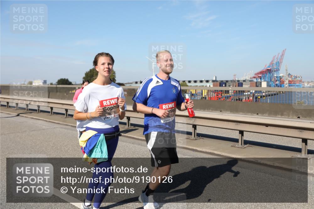 03.10.2025 - Köhlbrandbrückenlauf Yannick Fuchs http://msf.ph/oto/9190126 03.10.2025 12:09:59 Position 3 6076, 6072 meine-sportfotos.de