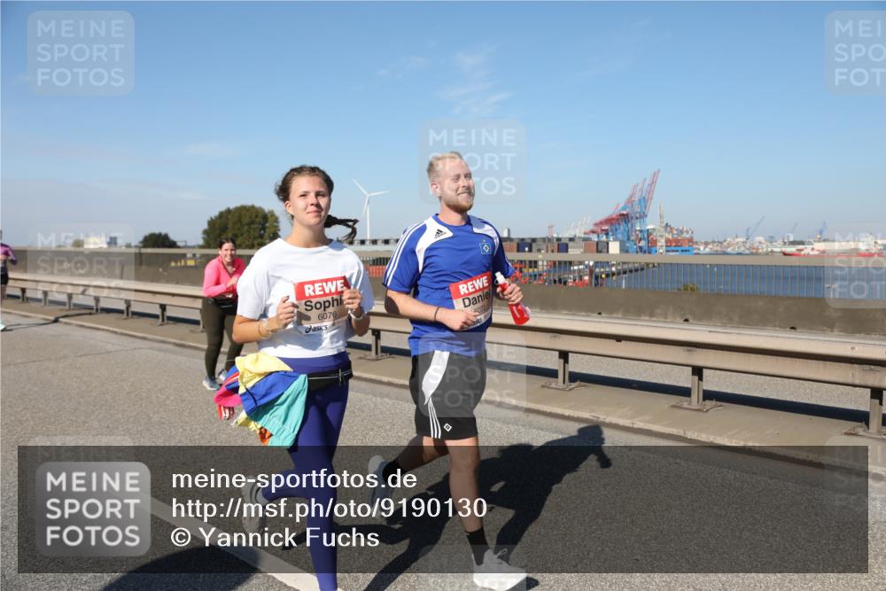 03.10.2025 - Köhlbrandbrückenlauf Yannick Fuchs http://msf.ph/oto/9190130 03.10.2025 12:09:59 Position 3 6076, 6072 meine-sportfotos.de