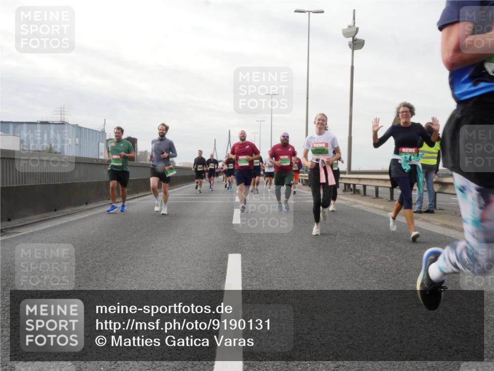 03.10.2025 - Köhlbrandbrückenlauf Matties Gatica Varas http://msf.ph/oto/9190131 03.10.2025 16:01:02 Position 3  meine-sportfotos.de