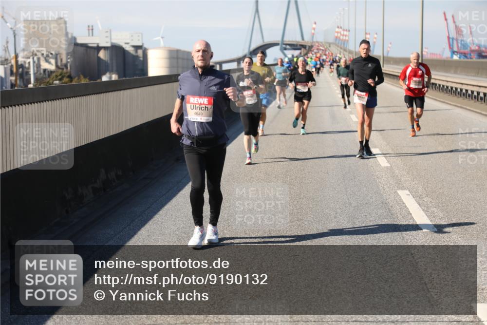 03.10.2025 - Köhlbrandbrückenlauf Yannick Fuchs http://msf.ph/oto/9190132 03.10.2025 11:50:01 Position 3 4649 meine-sportfotos.de