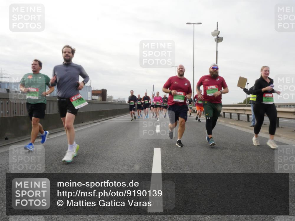 03.10.2025 - Köhlbrandbrückenlauf Matties Gatica Varas http://msf.ph/oto/9190139 03.10.2025 16:01:04 Position 3 7475 meine-sportfotos.de