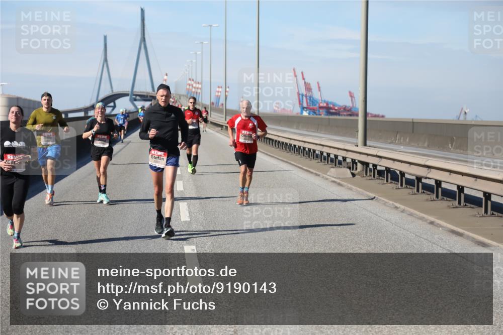 03.10.2025 - Köhlbrandbrückenlauf Yannick Fuchs http://msf.ph/oto/9190143 03.10.2025 11:50:02 Position 3  meine-sportfotos.de
