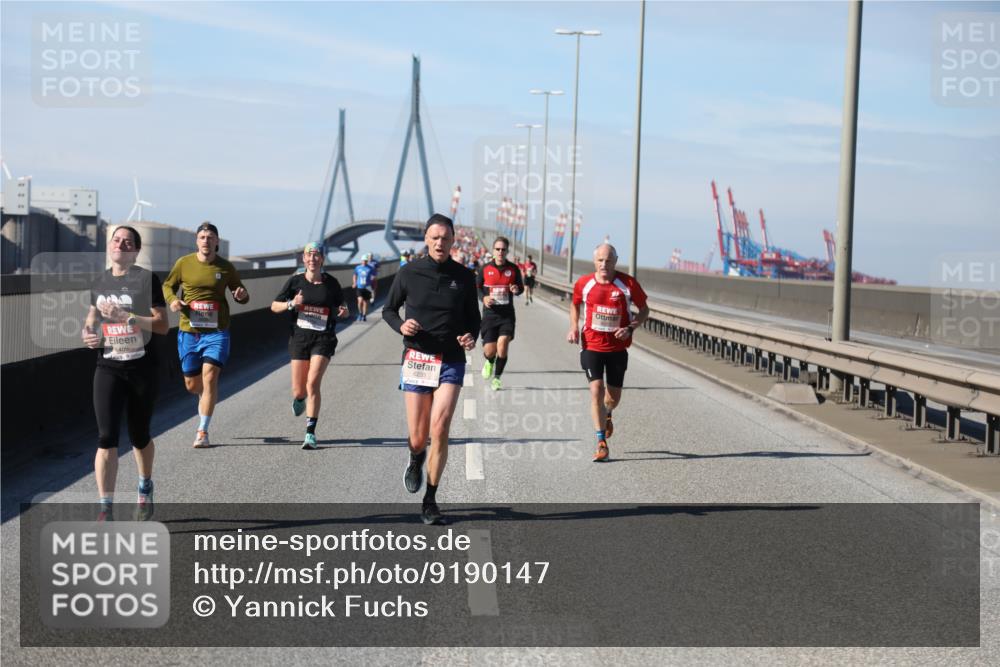 03.10.2025 - Köhlbrandbrückenlauf Yannick Fuchs http://msf.ph/oto/9190147 03.10.2025 11:50:02 Position 3 6409, 6233 meine-sportfotos.de