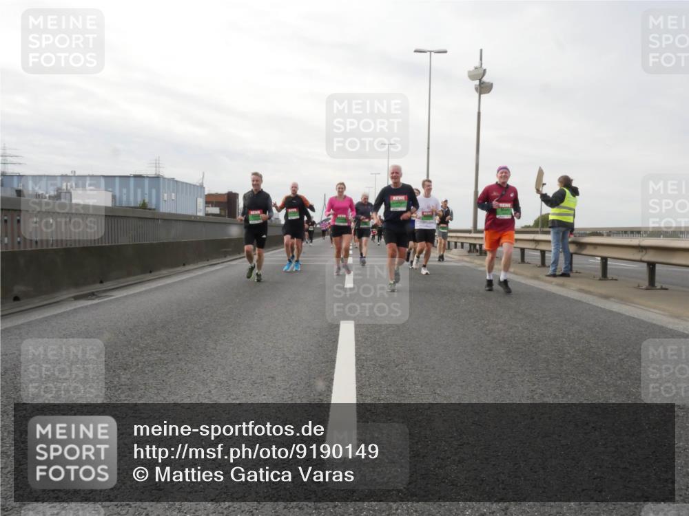 03.10.2025 - Köhlbrandbrückenlauf Matties Gatica Varas http://msf.ph/oto/9190149 03.10.2025 16:01:06 Position 3  meine-sportfotos.de