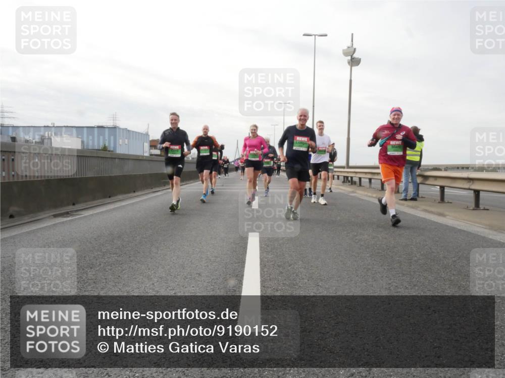03.10.2025 - Köhlbrandbrückenlauf Matties Gatica Varas http://msf.ph/oto/9190152 03.10.2025 16:01:07 Position 3  meine-sportfotos.de