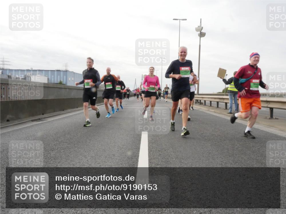 03.10.2025 - Köhlbrandbrückenlauf Matties Gatica Varas http://msf.ph/oto/9190153 03.10.2025 16:01:07 Position 3  meine-sportfotos.de