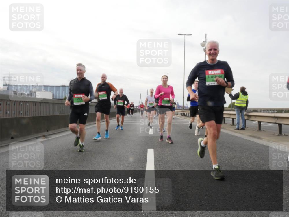 03.10.2025 - Köhlbrandbrückenlauf Matties Gatica Varas http://msf.ph/oto/9190155 03.10.2025 16:01:08 Position 3  meine-sportfotos.de
