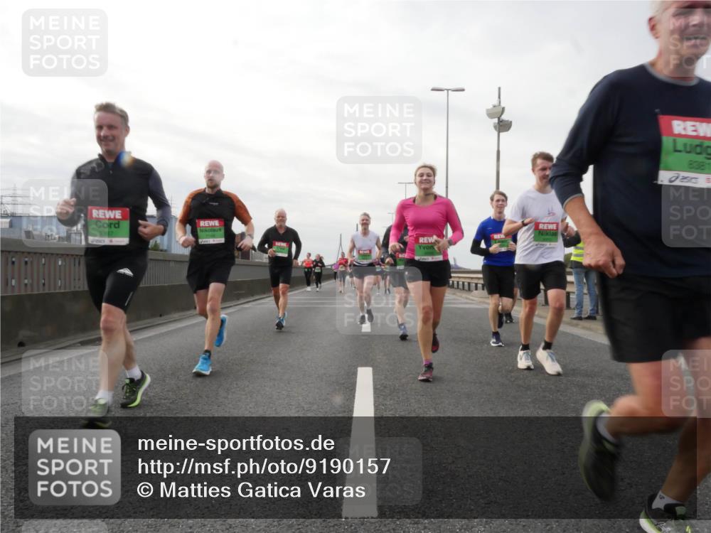 03.10.2025 - Köhlbrandbrückenlauf Matties Gatica Varas http://msf.ph/oto/9190157 03.10.2025 16:01:08 Position 3 8367, 838 meine-sportfotos.de