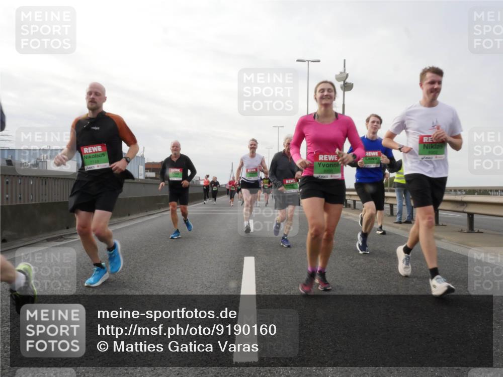 03.10.2025 - Köhlbrandbrückenlauf Matties Gatica Varas http://msf.ph/oto/9190160 03.10.2025 16:01:08 Position 3 7749, 8895 meine-sportfotos.de