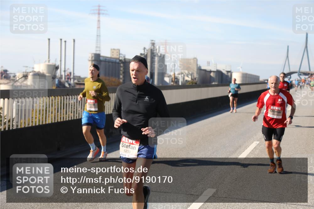 03.10.2025 - Köhlbrandbrückenlauf Yannick Fuchs http://msf.ph/oto/9190170 03.10.2025 11:50:05 Position 3 6233, 4310 meine-sportfotos.de