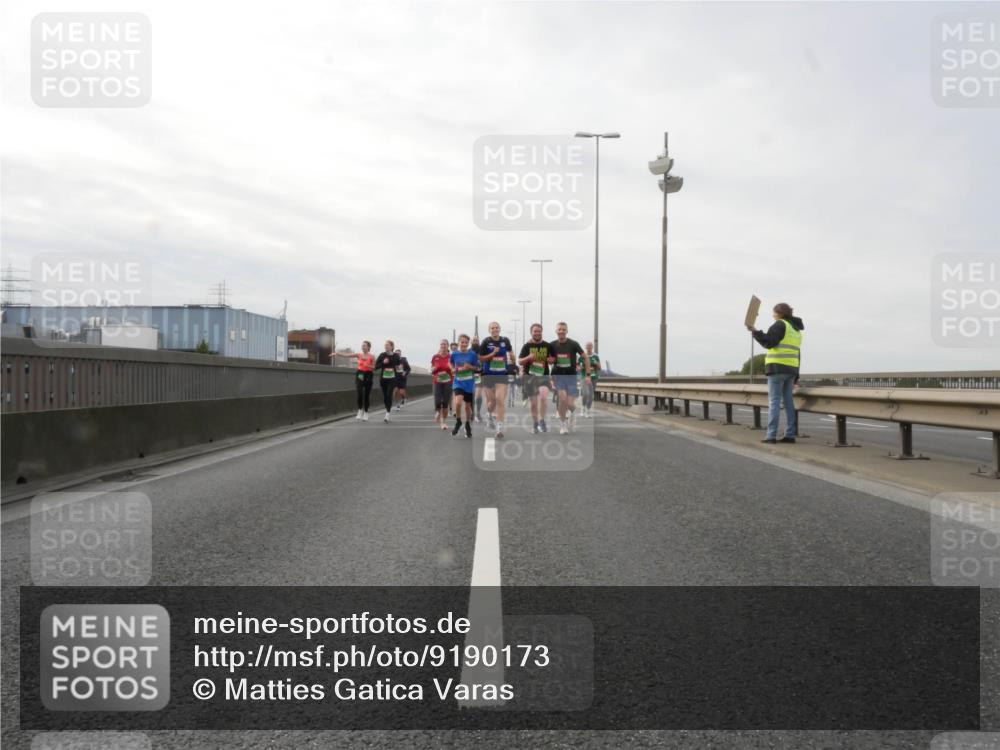 03.10.2025 - Köhlbrandbrückenlauf Matties Gatica Varas http://msf.ph/oto/9190173 03.10.2025 16:01:11 Position 3  meine-sportfotos.de