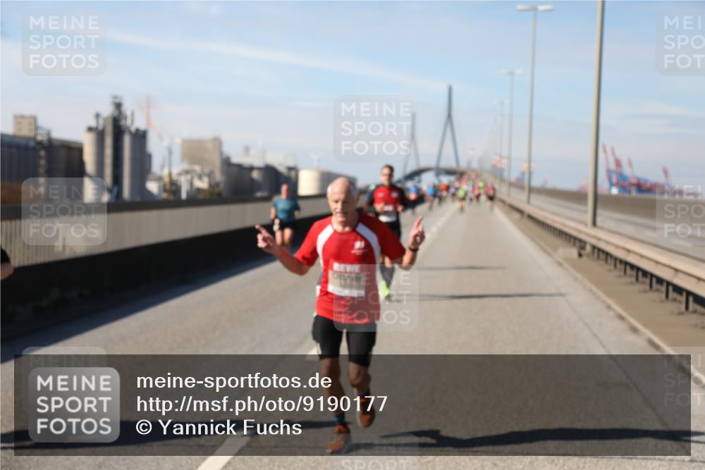 03.10.2025 - Köhlbrandbrückenlauf Yannick Fuchs http://msf.ph/oto/9190177 03.10.2025 11:50:06 Position 3  meine-sportfotos.de