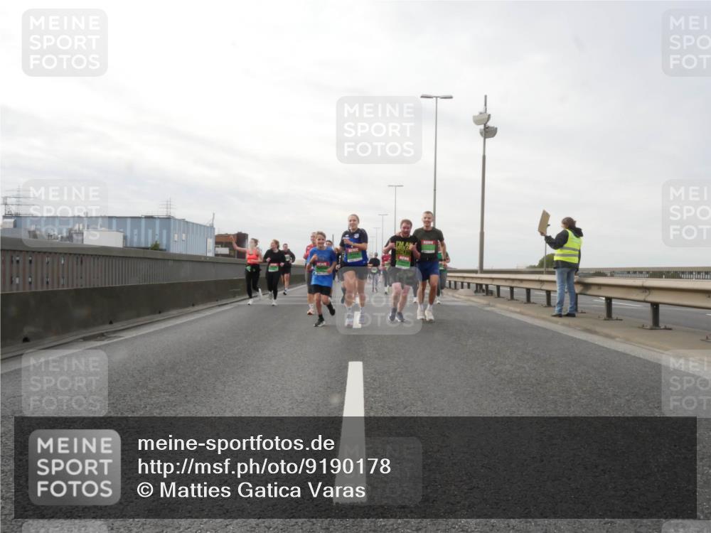 03.10.2025 - Köhlbrandbrückenlauf Matties Gatica Varas http://msf.ph/oto/9190178 03.10.2025 16:01:12 Position 3  meine-sportfotos.de