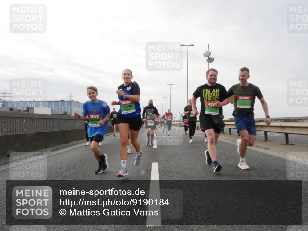 03.10.2025 - Köhlbrandbrückenlauf Matties Gatica Varas http://msf.ph/oto/9190184 03.10.2025 16:01:14 Position 3 8864 meine-sportfotos.de
