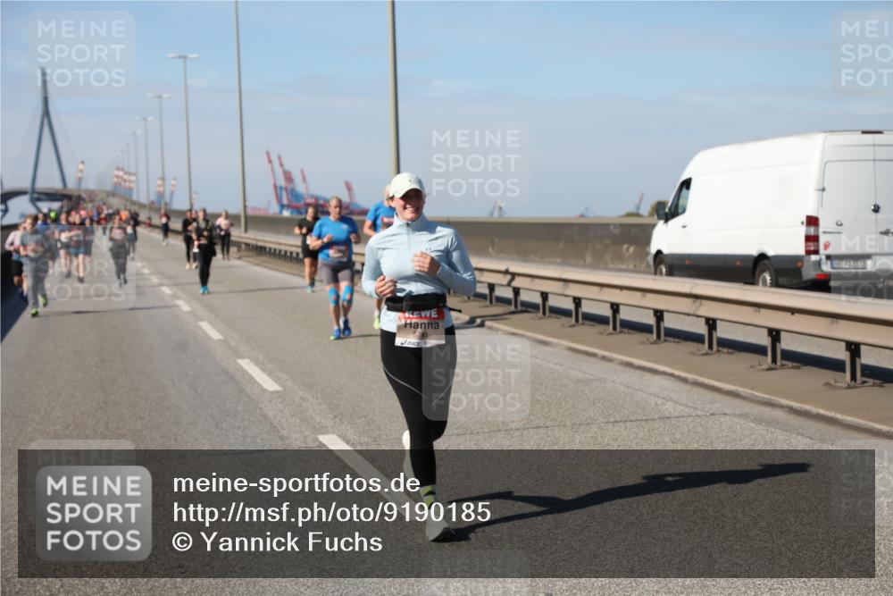 03.10.2025 - Köhlbrandbrückenlauf Yannick Fuchs http://msf.ph/oto/9190185 03.10.2025 12:10:03 Position 3 5741 meine-sportfotos.de
