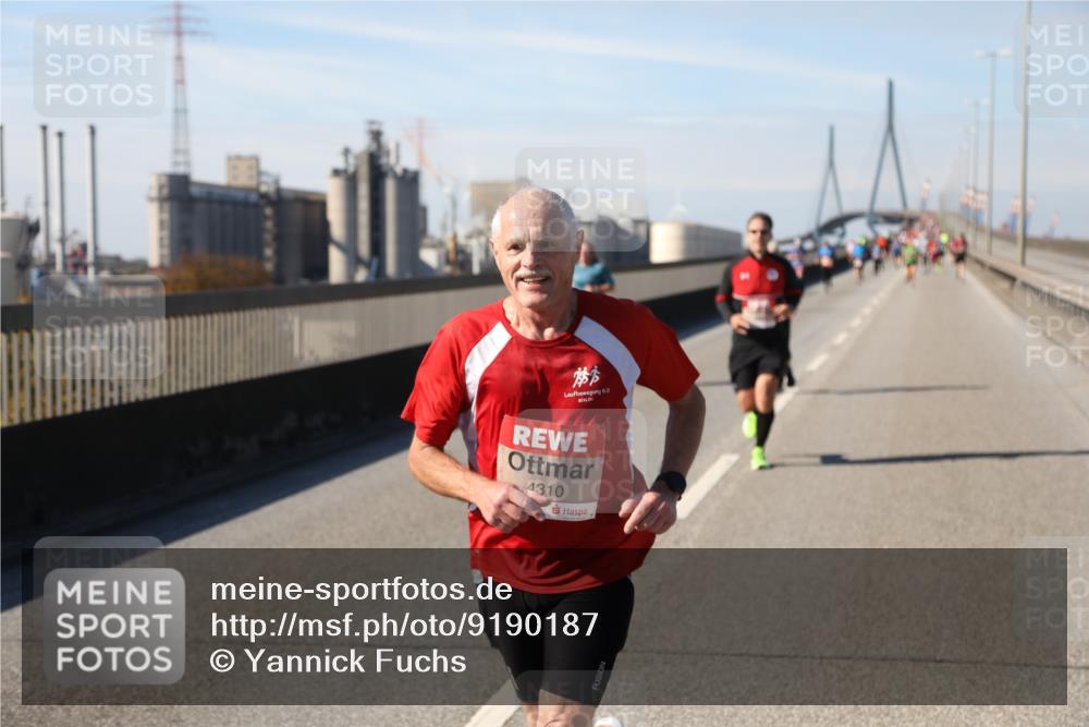 03.10.2025 - Köhlbrandbrückenlauf Yannick Fuchs http://msf.ph/oto/9190187 03.10.2025 11:50:07 Position 3 6, 0, 4310 meine-sportfotos.de