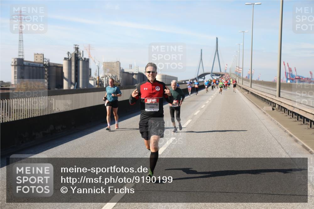 03.10.2025 - Köhlbrandbrückenlauf Yannick Fuchs http://msf.ph/oto/9190199 03.10.2025 11:50:08 Position 3 6696 meine-sportfotos.de