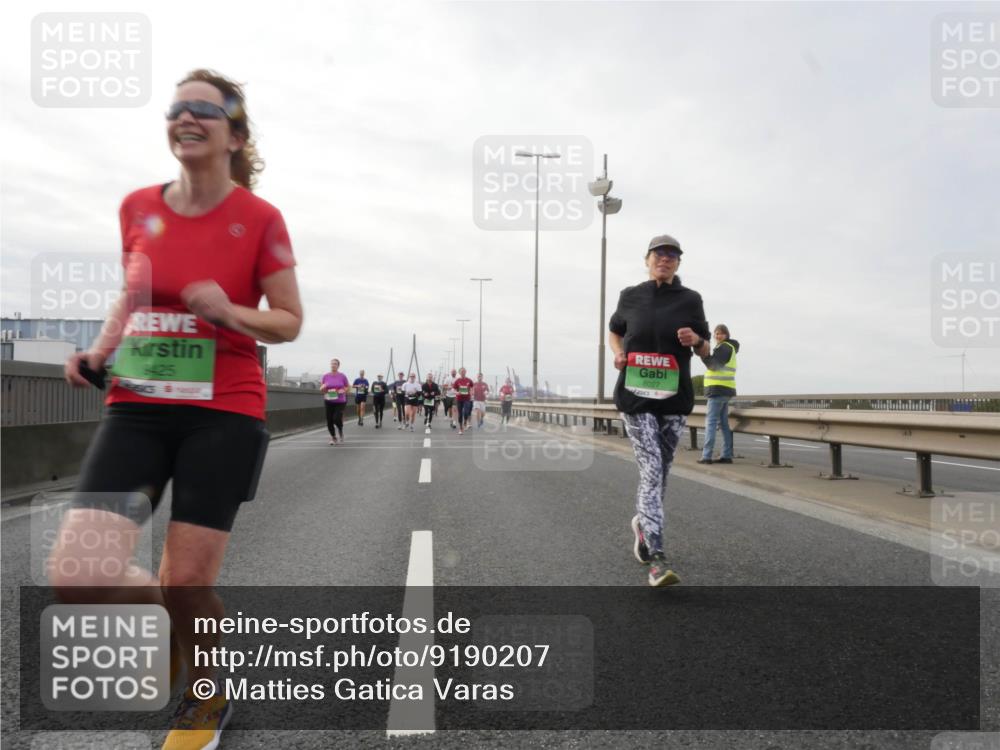 03.10.2025 - Köhlbrandbrückenlauf Matties Gatica Varas http://msf.ph/oto/9190207 03.10.2025 16:01:19 Position 3 1425, 8027 meine-sportfotos.de