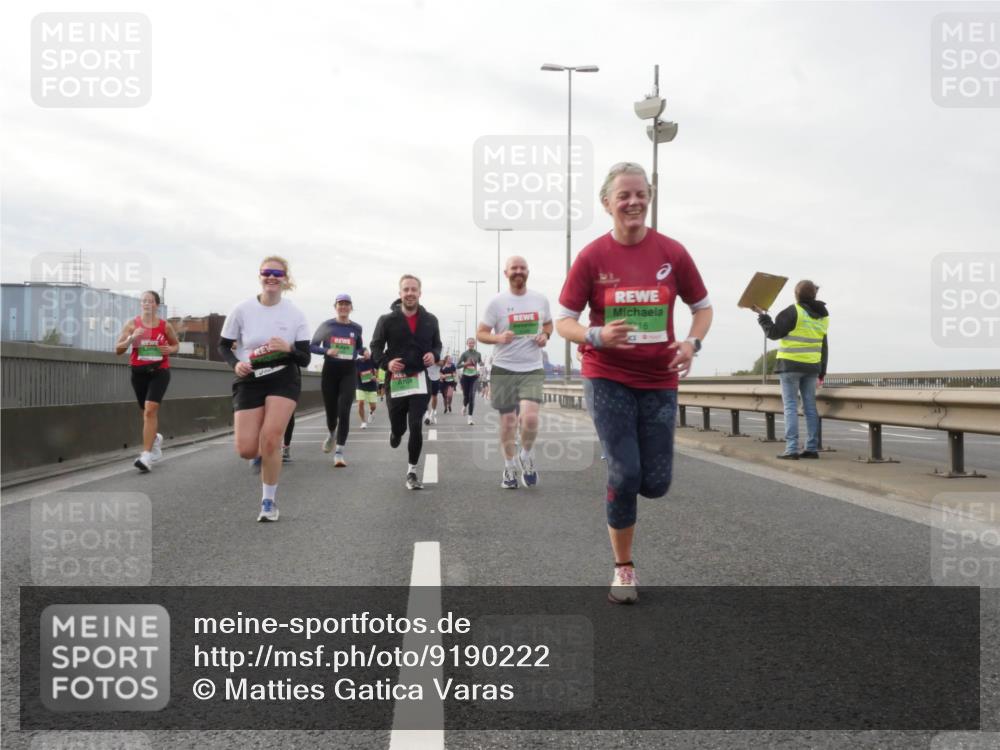 03.10.2025 - Köhlbrandbrückenlauf Matties Gatica Varas http://msf.ph/oto/9190222 03.10.2025 16:01:24 Position 3  meine-sportfotos.de