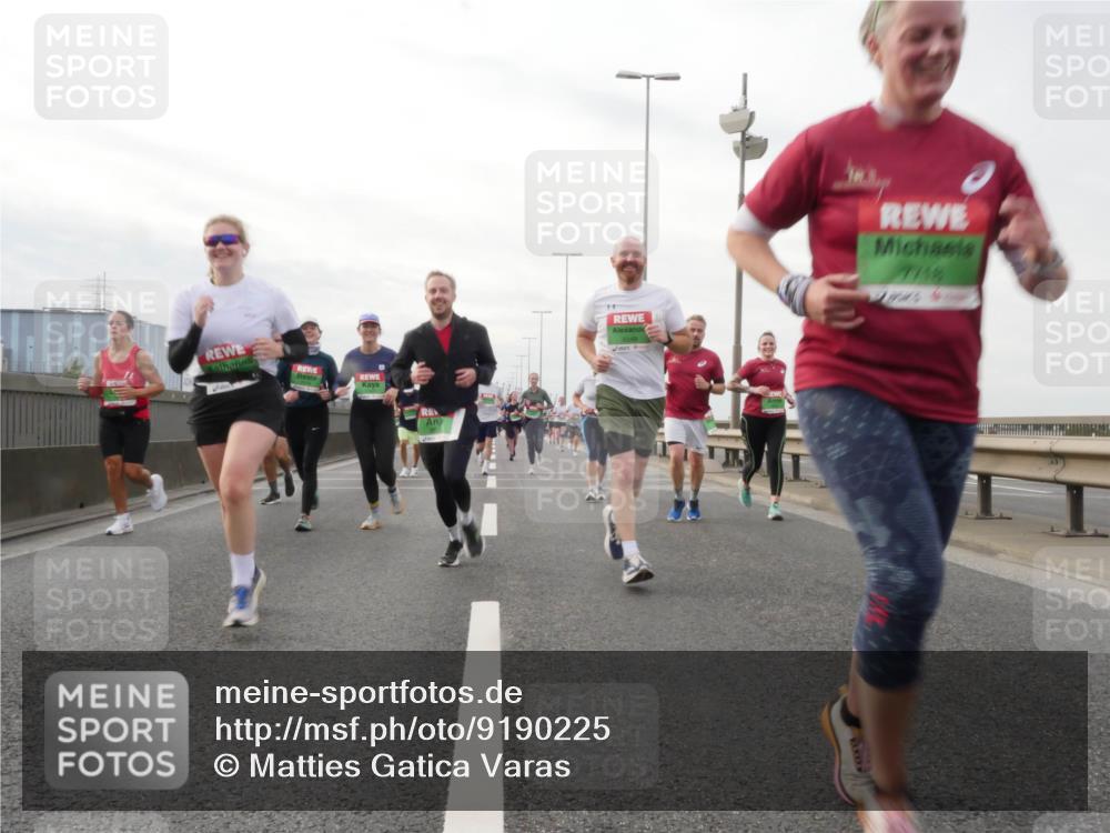 03.10.2025 - Köhlbrandbrückenlauf Matties Gatica Varas http://msf.ph/oto/9190225 03.10.2025 16:01:24 Position 3 8549, 7, 18 meine-sportfotos.de